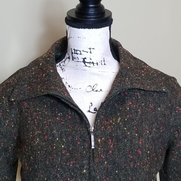 Sophisticated Moschino Duo of Jacket & Camisole. - Picture 2 of 16